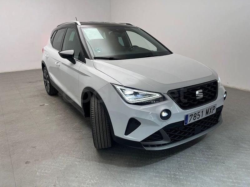 Usado Seat Arona Style 150 CV (110 kW) 2025 Blanco SUV