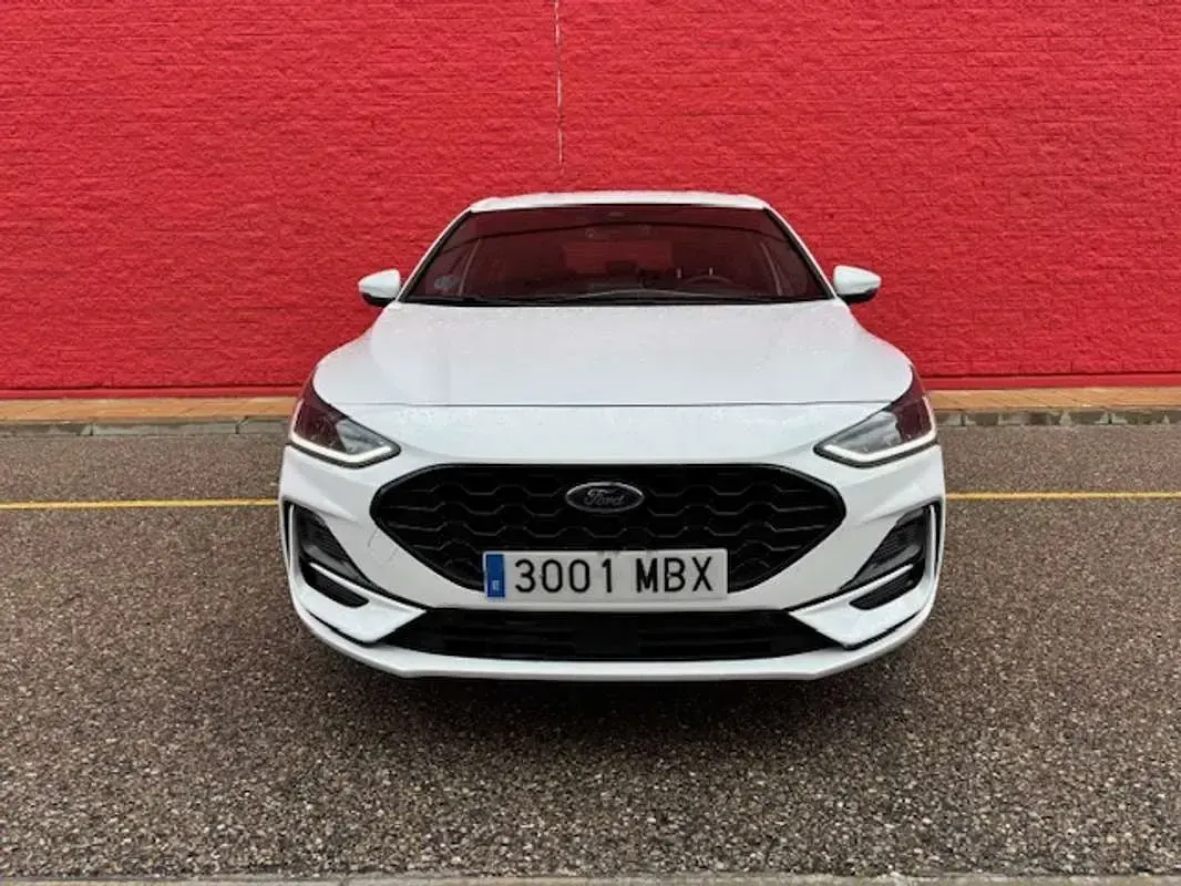 Usado Ford Focus ST-Line 125 HP (91 kW) 2022 Branco Citadino