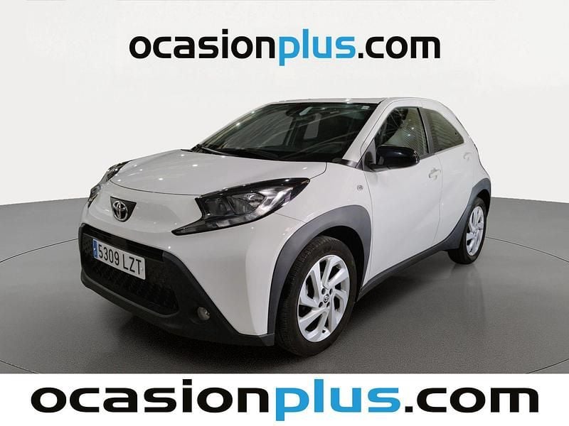 Blanco Usado 2022 Toyota Aygo X Play SUV | 11.728 € (Buen precio) - Imagen 1/4