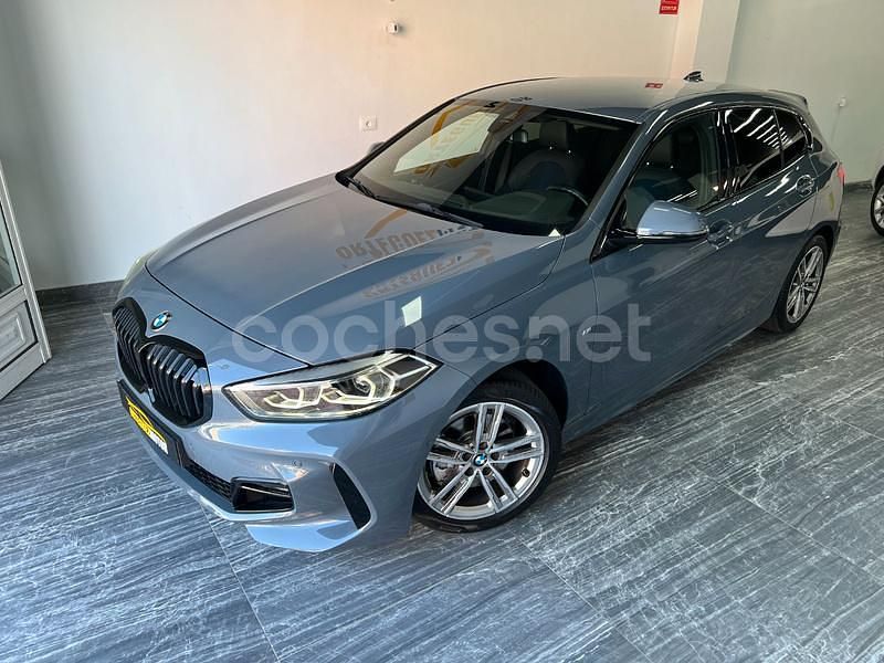 Gris / plata Usado 2023 BMW 118 M Sport Utilitario | 25.990 € (Precio justo) - Imagen 1/4