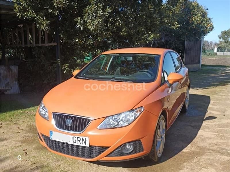 Usado Seat Ibiza 105 CV (77 kW) 2009 Naranja Berlina