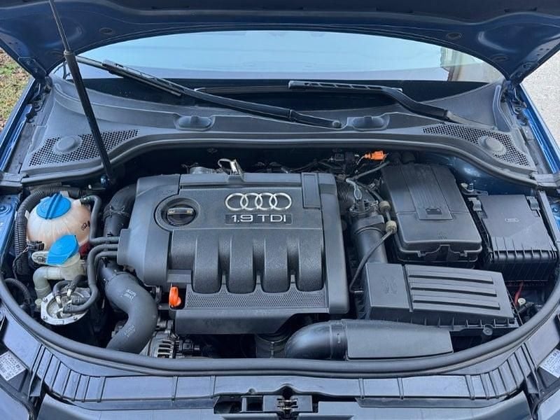 Usado Audi A3 Ambition 105 CV (77 kW) 2010 Azul Utilitario
