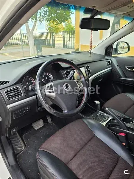 Usado SsangYong Korando Premium Plus 175 CV (128 kW) 2012 Blanco SUV