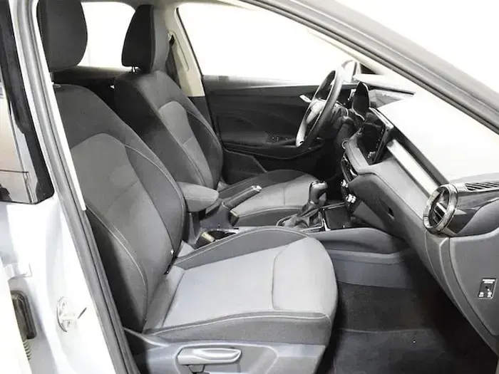 Usado Skoda Kamiq Selection 115 CV (84 kW) 2025 Gris SUV