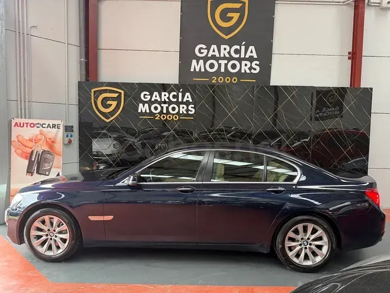 Usado BMW 730 Comfort Edition 258 CV (189 kW) 2013 Azul Berlina