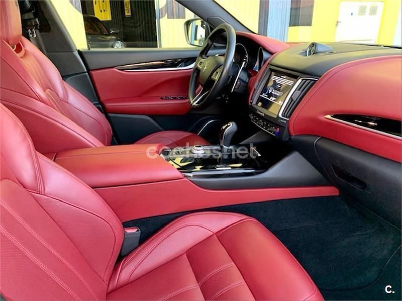 Usado Maserati Levante 275 CV (202 kW) 2017 Beige SUV