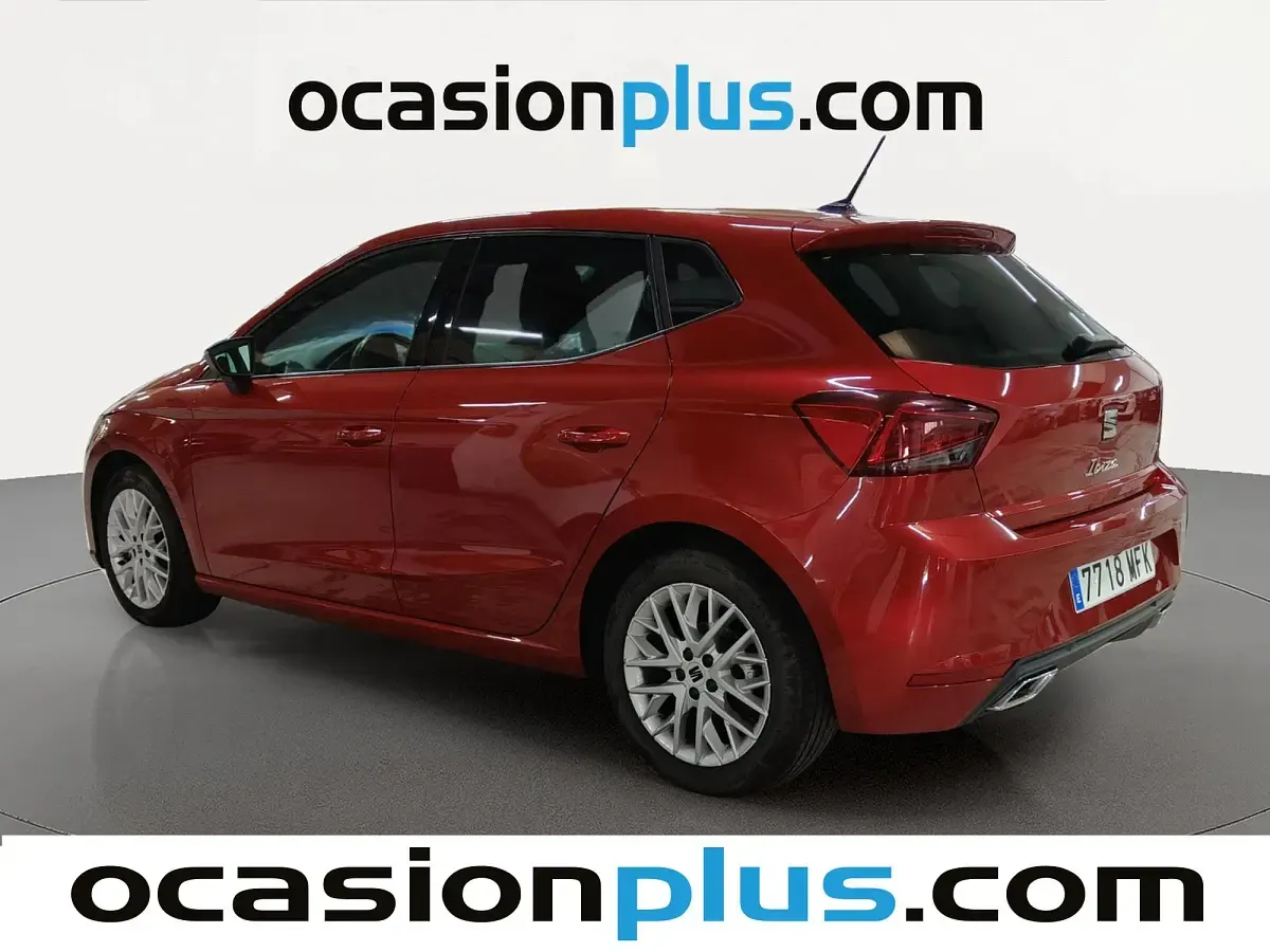 Usado Seat Ibiza FR 110 CV (80 kW) 2023 Rojo Utilitario
