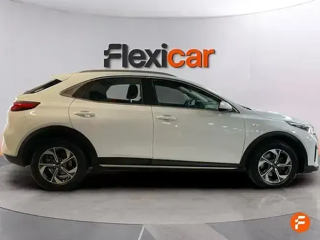 Begagnad Kia XCeed 100 HK (73 kW) 2024 Vit SUV