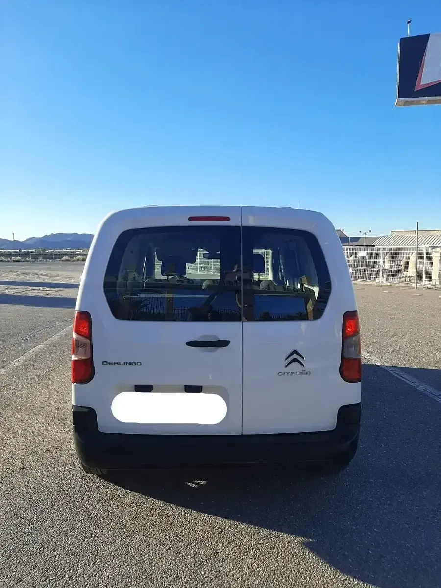 Usado Citroën Berlingo Feel 100 HP (73 kW) 2019 Branco Monovolume