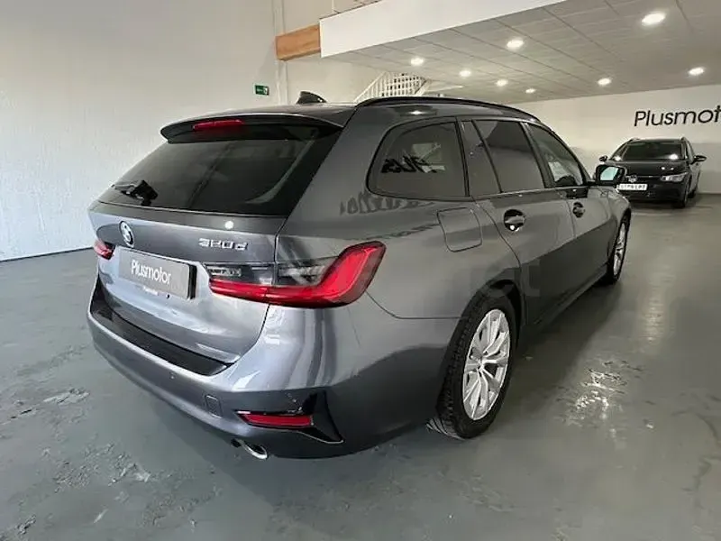 Usado BMW 320 Comfort Edition 190 CV (139 kW) 2021 Gris / plata Familiar