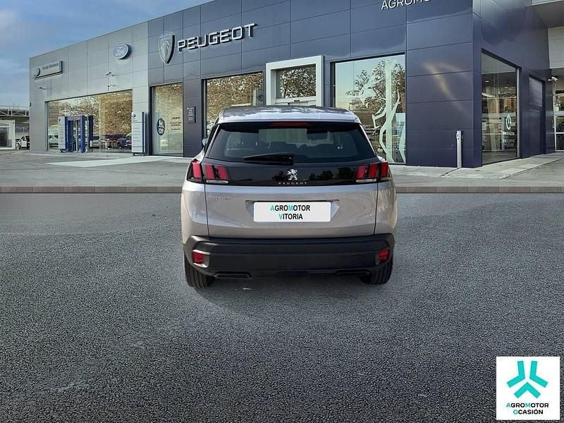 Usado Peugeot 3008 Active 131 CV (96 kW) 2021 Gris SUV