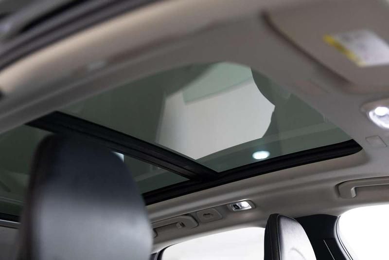 Usado Volvo XC60 Momentum 408 CV (300 kW) 2019 Negro SUV