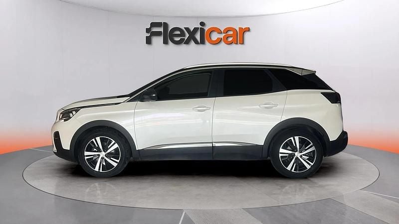 Usado Peugeot 3008 Allure 131 CV (96 kW) 2020 Blanco SUV