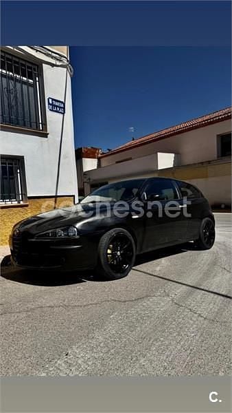 Usado Alfa Romeo 147 120 CV (88 kW) 2005 Negro Utilitario