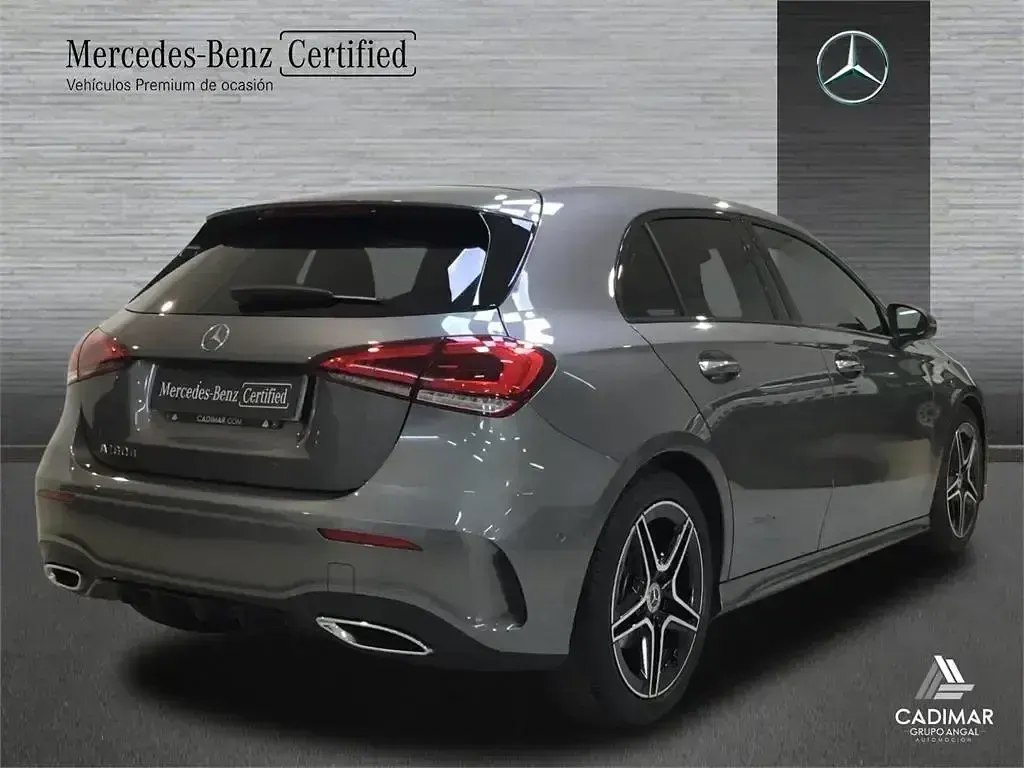 Usado Mercedes A180 116 CV (85 kW) 2018 Gris Berlina