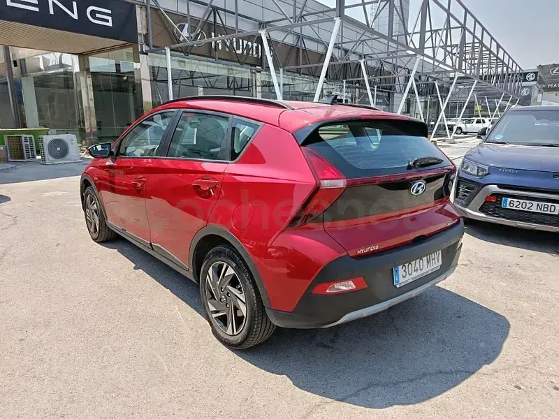 Usado Hyundai Bayon 100 CV (73 kW) 2023 Rojo SUV