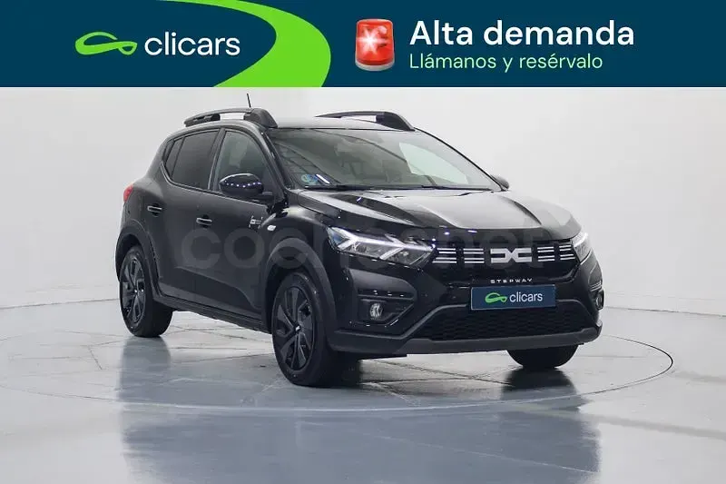 Usado Dacia Sandero Expression 101 CV (74 kW) 2024 Negro Berlina