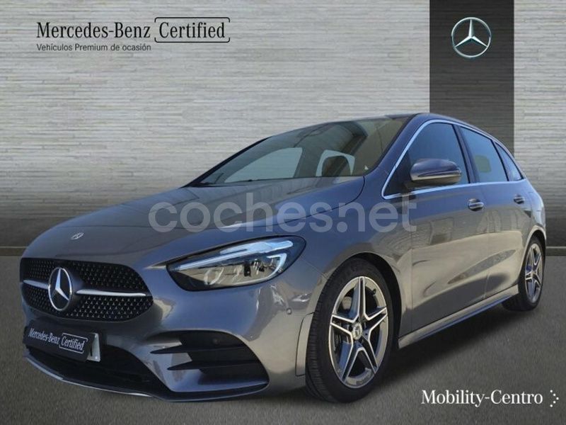 Mountaingrau met. Usado 2023 Mercedes B200 AMG line Monovolumen | 32.250 € (Precio justo) - Imagen 1/4