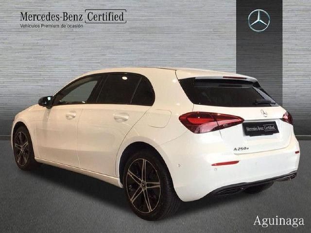 Usado Mercedes A250 218 CV (160 kW) 2023 Blanco polar