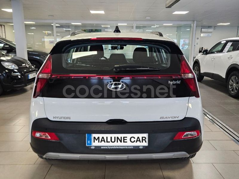 Usado Hyundai Bayon 100 CV (73 kW) 2022 Blanco SUV
