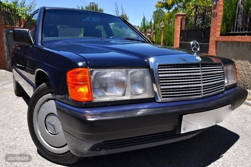 Usado Mercedes 190 Elegance 110 CV (80 kW) 1993 Azul Berlina