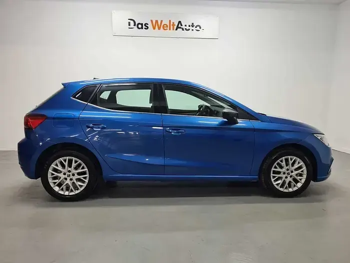 Usado Seat Ibiza XCELLENCE 110 CV (80 kW) 2022 Azul Utilitario