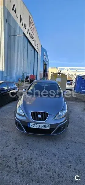 Usado Seat Altea XL Reference 105 CV (77 kW) 2013 Gris / plata Monovolumen