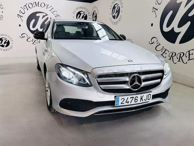 Usado Mercedes E220 194 CV (142 kW) 2018 Gris / plata Berlina