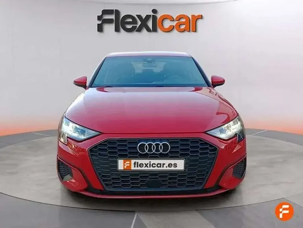Usado Audi A3 110 CV (80 kW) 2021 Rojo Berlina