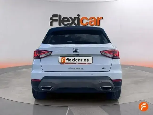 Usado Seat Arona FR 110 CV (80 kW) 2022 Blanco SUV
