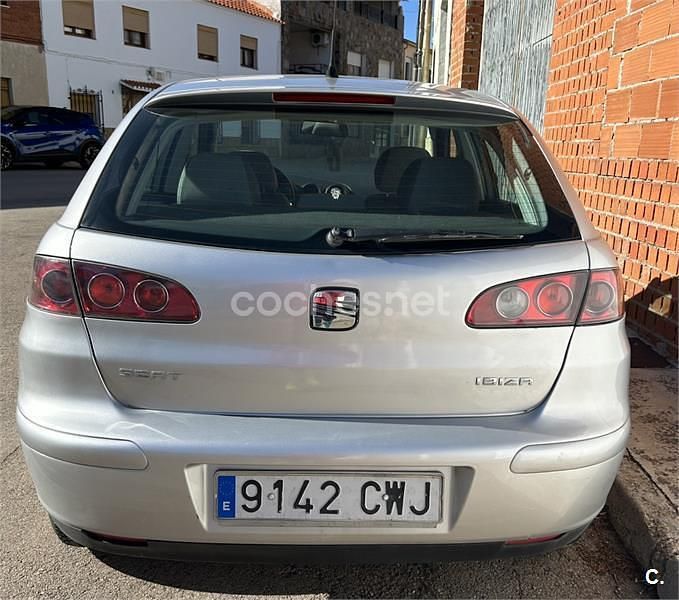 Usado Seat Ibiza Stella 64 CV (47 kW) 2002 Gris / plata Utilitario