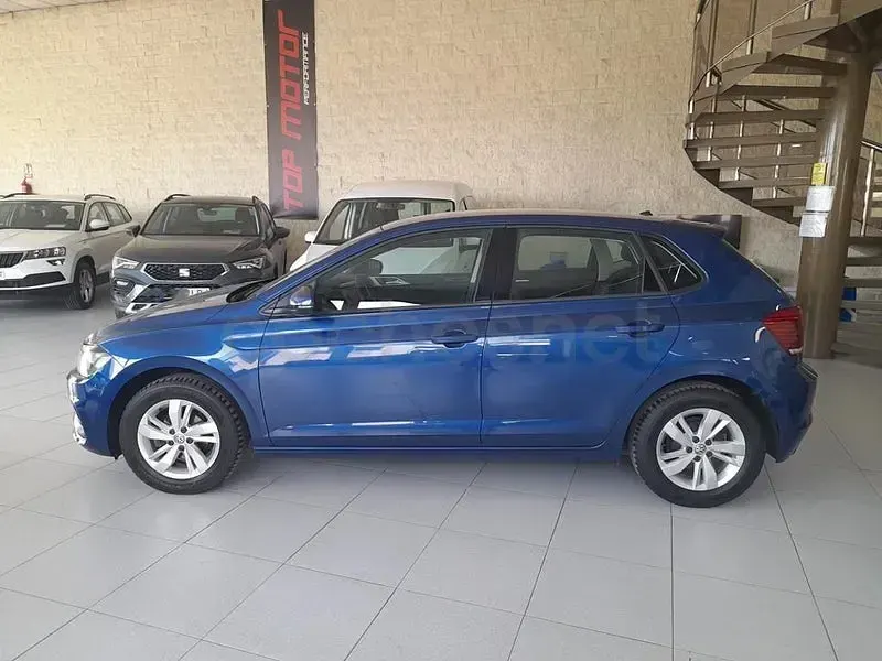 Usado VW Polo Advance 95 CV (69 kW) 2020 Azul Utilitario