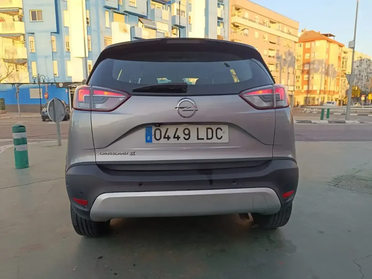 Usado Opel Crossland X Innovation 130 CV (95 kW) 2019 Gris SUV