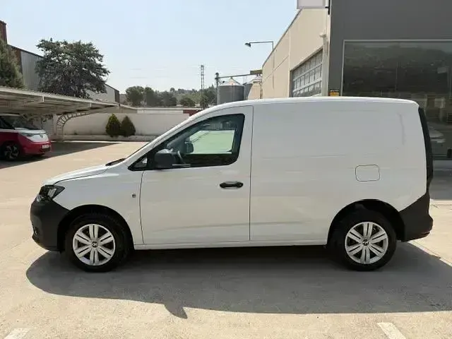 Usado VW Caddy 122 CV (89 kW) 2022 Blanco Monovolumen