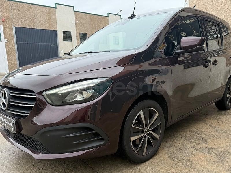 Usado Mercedes T180 116 CV (85 kW) 2023 Violeta / lila Monovolumen