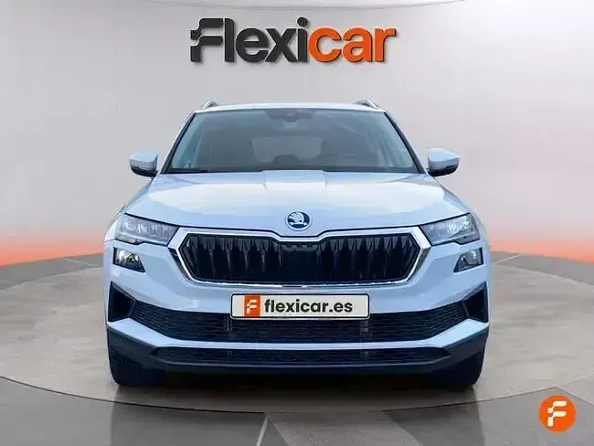 Usado Skoda Karoq Selection 150 CV (110 kW) 2024 Blanco SUV