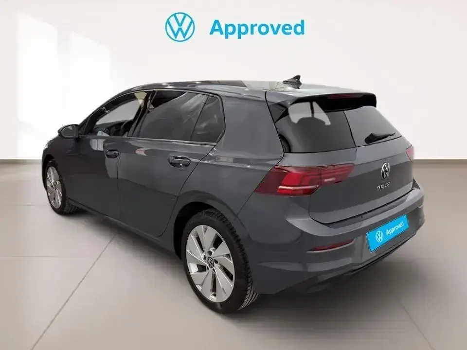 Usado VW Golf VIII Life 116 CV (85 kW) 2025 Gris Utilitario
