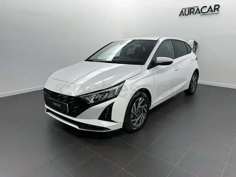 Usado Hyundai i20 100 CV (73 kW) 2025 Blanco Utilitario