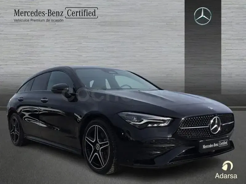 Usado Mercedes CLA200 150 CV (110 kW) 2025 Negro Familiar