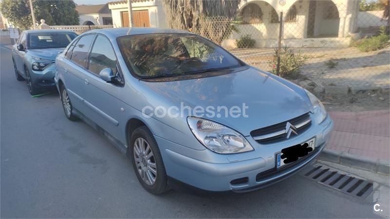 Usado Citroën C5 Exclusive 138 CV (101 kW) 2003 Azul Berlina