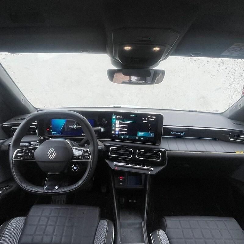 Begagnad Renault R4 150 HK (110 kW) 2025 Vit Sedan