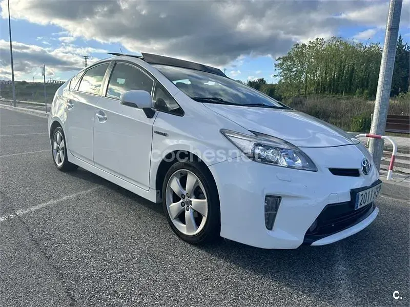 Usado Toyota Prius Advance 136 CV (100 kW) 2013 Blanco Berlina