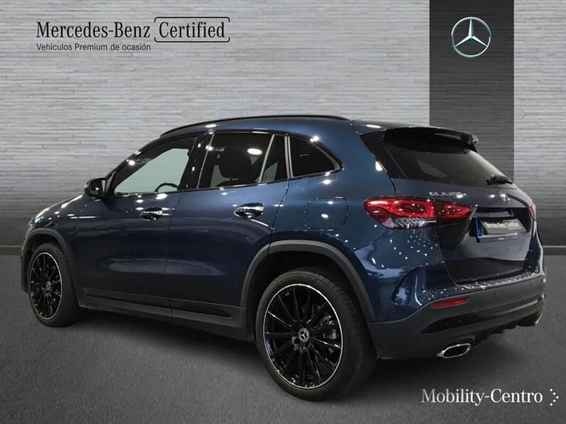 Usado Mercedes GLA250 AMG line 160 CV (117 kW) 2022 Denim blue  metallic paint SUV