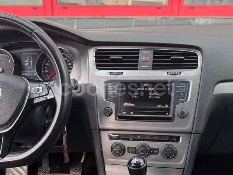Usado VW Golf VII Advance 110 CV (80 kW) 2016 Negro Berlina