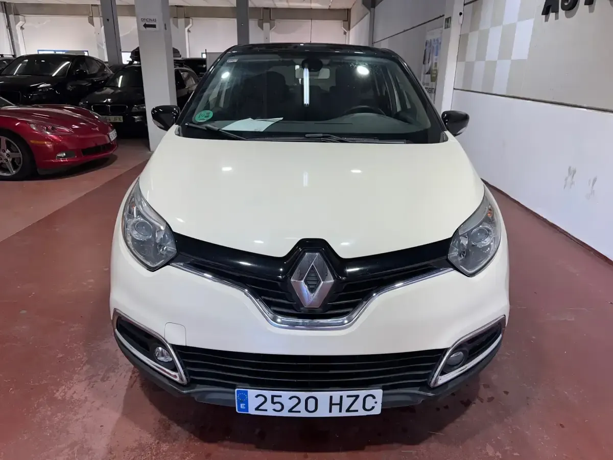 Begagnad Renault Captur Zen 90 HK (66 kW) 2014 Vit SUV