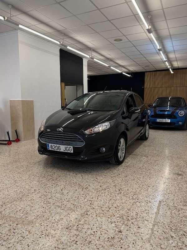 Usado Ford Fiesta Titanium 82 CV (60 kW) 2015 Negro Utilitario