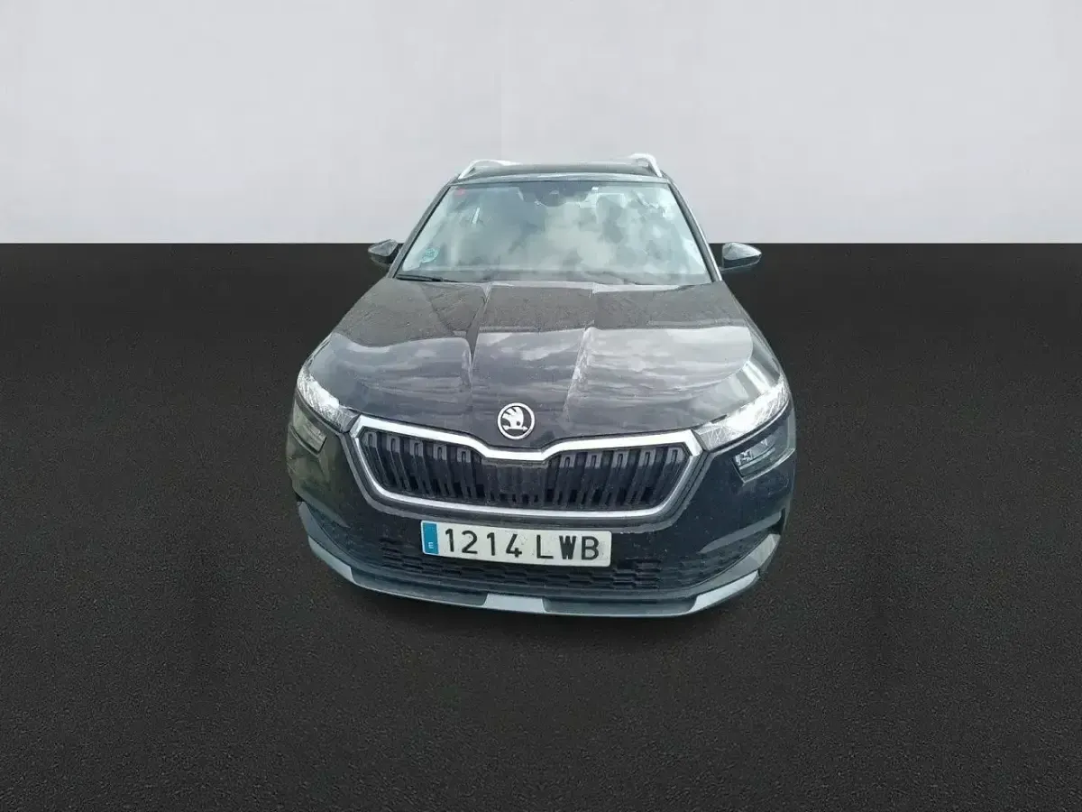 Usado Skoda Kamiq Ambition 95 CV (69 kW) 2022 Negro SUV