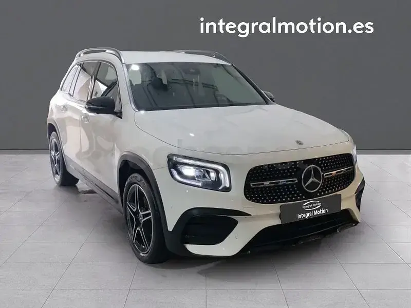 Usado Mercedes GLB200 163 CV (119 kW) 2020 Blanco SUV