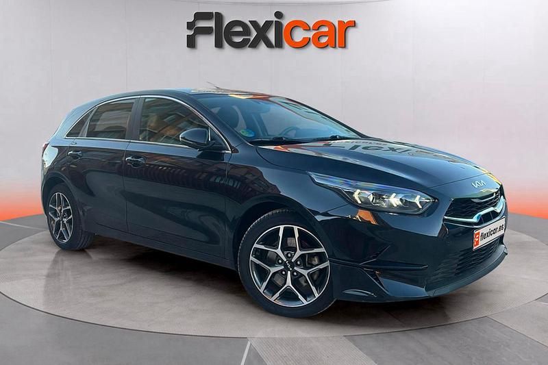 Negro Usado 2024 Kia Ceed Utilitario | 21.590 € (Un poco caro) - Imagen 1/4