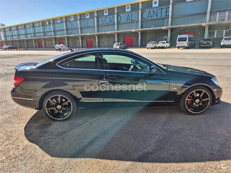 Usado Mercedes C220 170 CV (125 kW) 2012 Negro Coupe